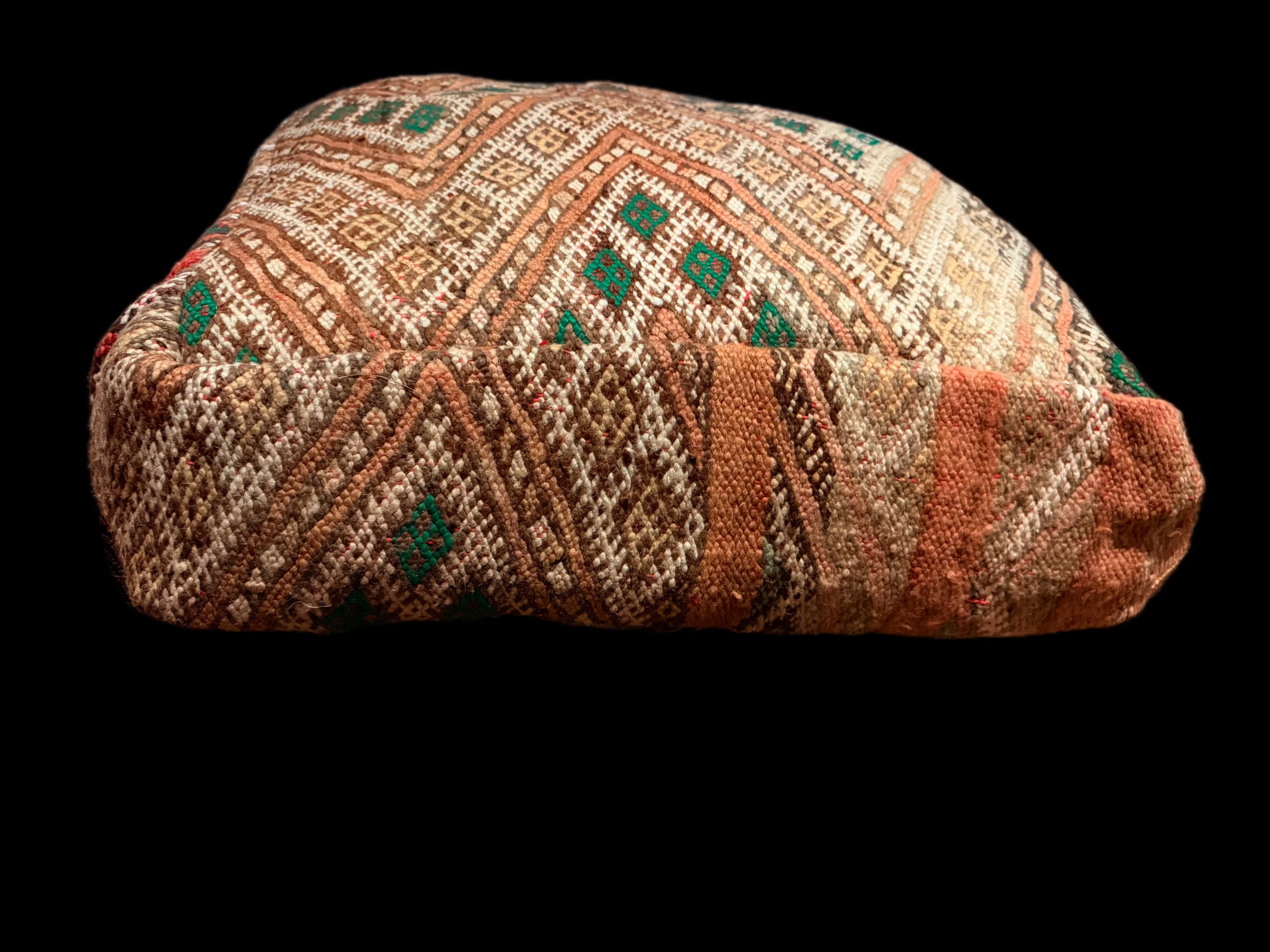 Beni Mguild Pouf · RP6