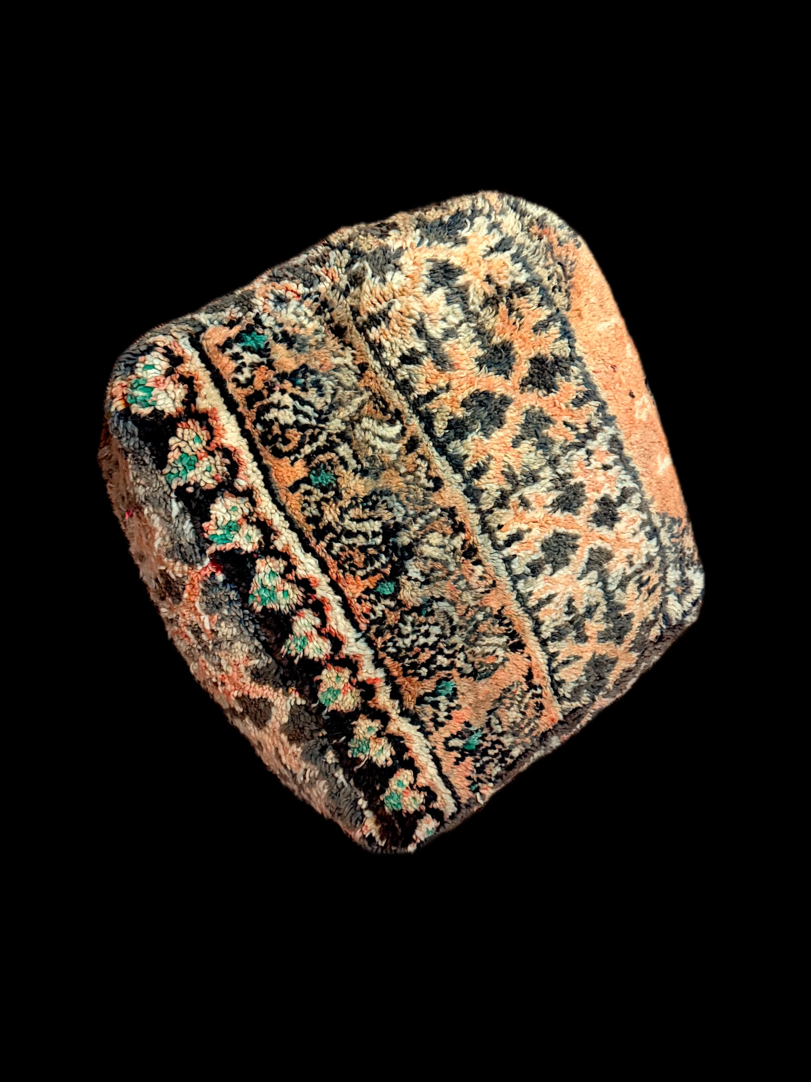 Beni Mguild Pouf · RP12